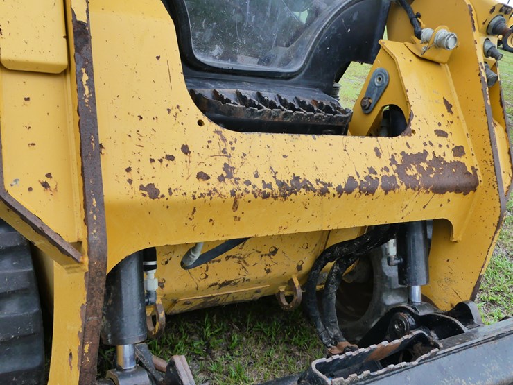 2022-caterpillar-259d3-image-4