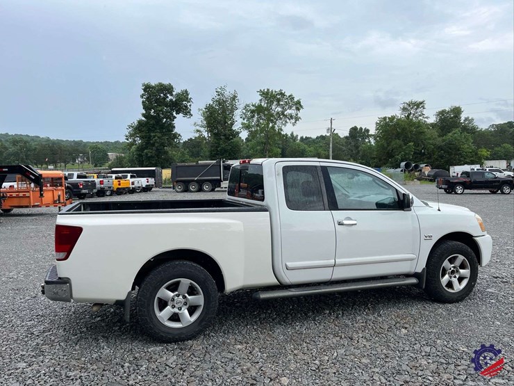 2004-nissan-titan-image-3