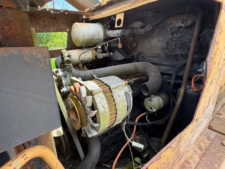 new-holland-l555-image-10