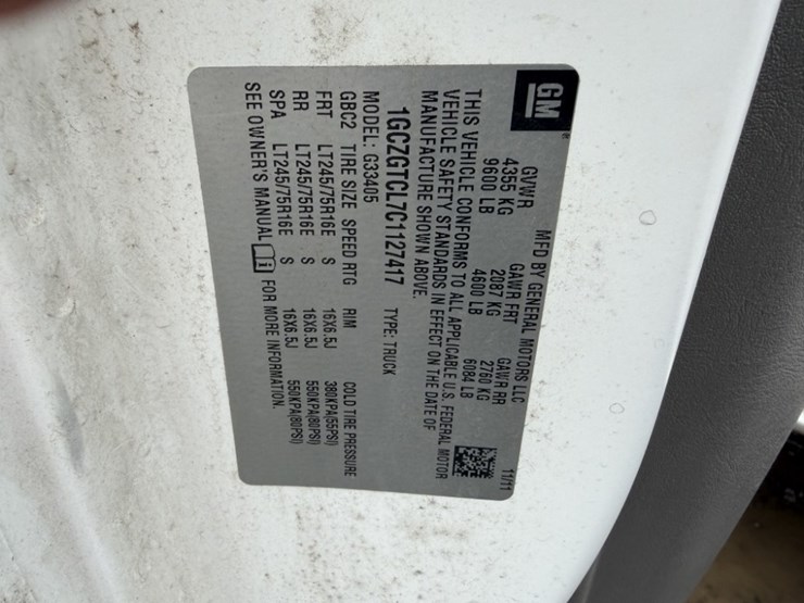 2012-chevrolet-express-cargo-van-image-10