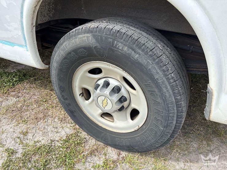 2013-chevrolet-express-2500-image-45