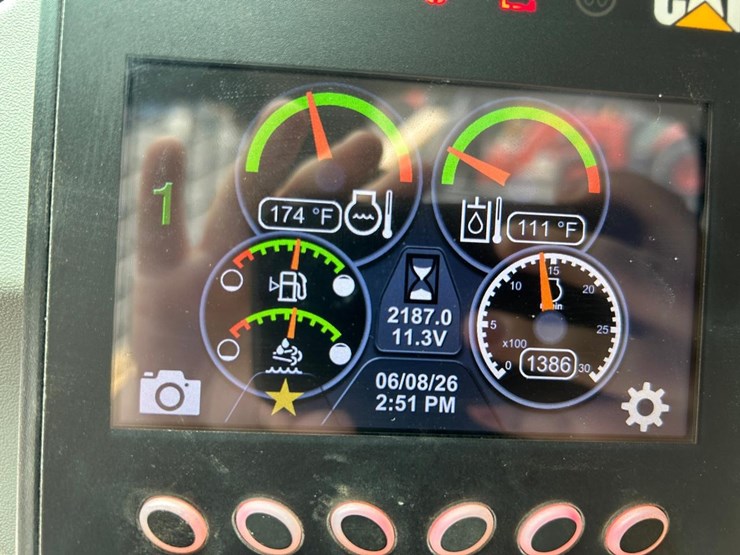 2018-caterpillar-299d2-image-22