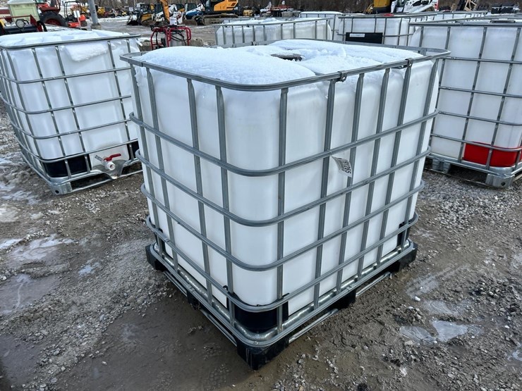 water-tank-tote-image-1