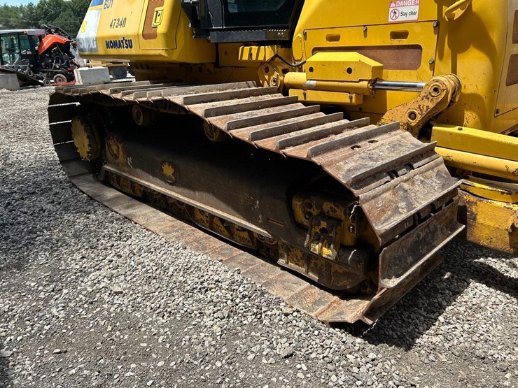 2017-komatsu-d51pxi-24-image-11