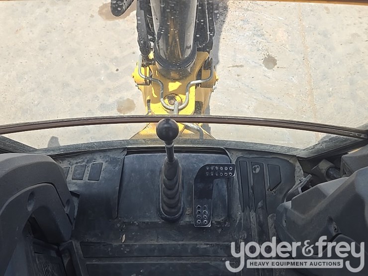 2020-deere-310sl-image-54