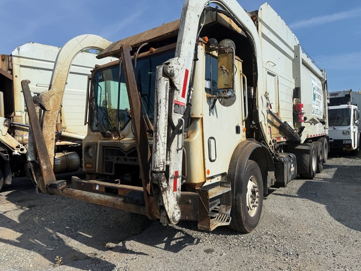#7-•-2015-mack-heil-front-loader-image-69