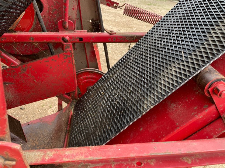 new-holland-273-image-23