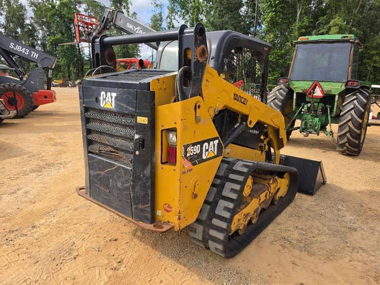 2015-caterpillar-259d-image-4