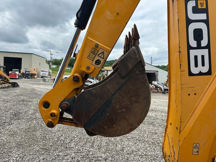 jcb-4cx-image-15