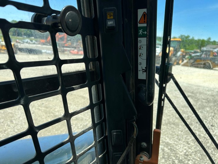 2022-bobcat-t770-image-25
