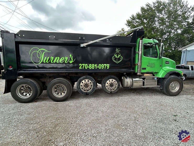 2016-volvo-truck-vhd-quad-axle-dump-truck-image-6