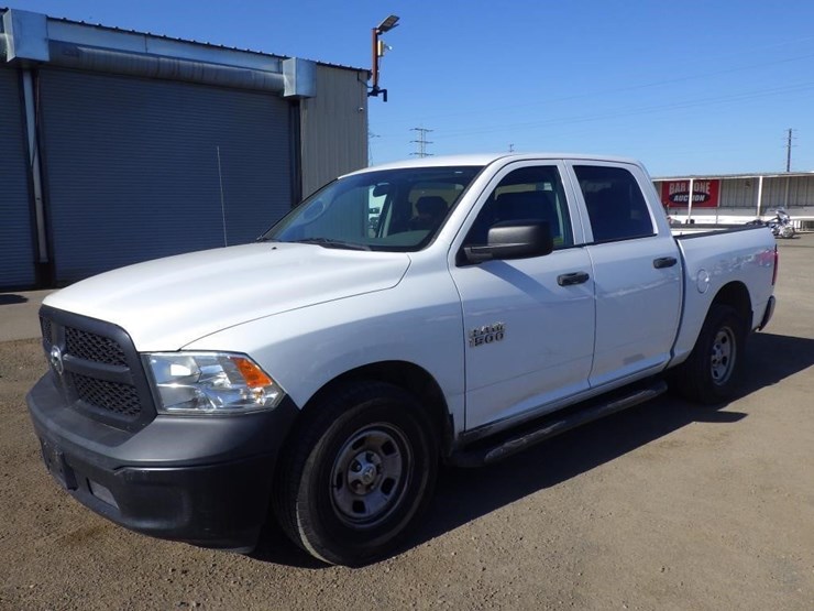2016-dodge-1500-image-1