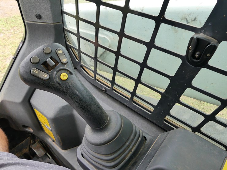 2022-bobcat-t76-image-15