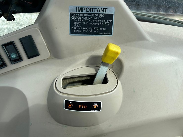 kubota-m7040d-image-30