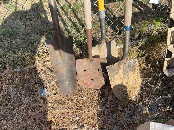 (3)-spade-shovels-&-(1)-sharp-shooter-image-2