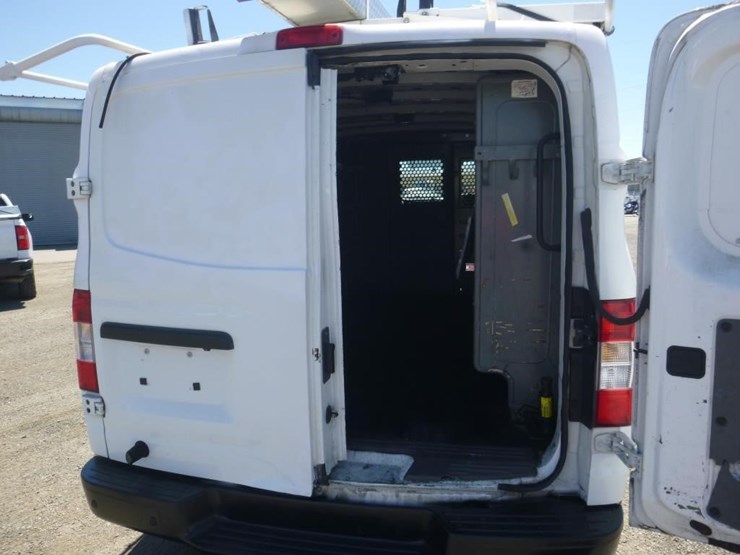 2016-nissan-nv2500-image-8