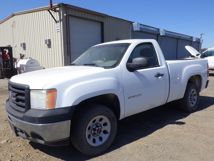 2013-gmc-1500-image-2