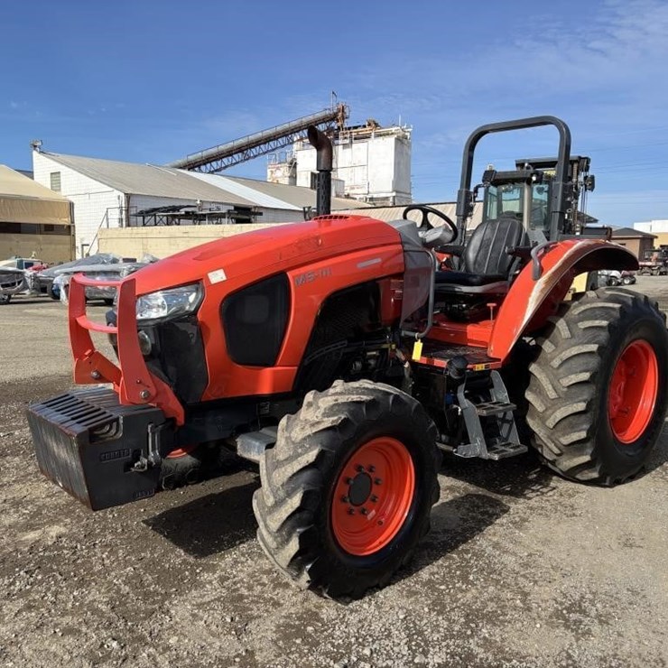 2018 KUBOTA M5-111D