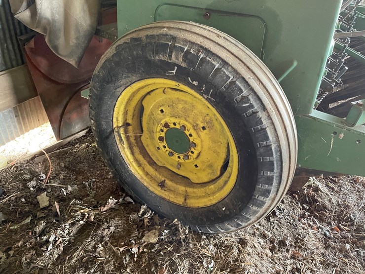 john-deere-8300-image-8
