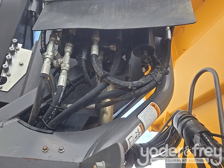 2022-volvo-a25g-image-18