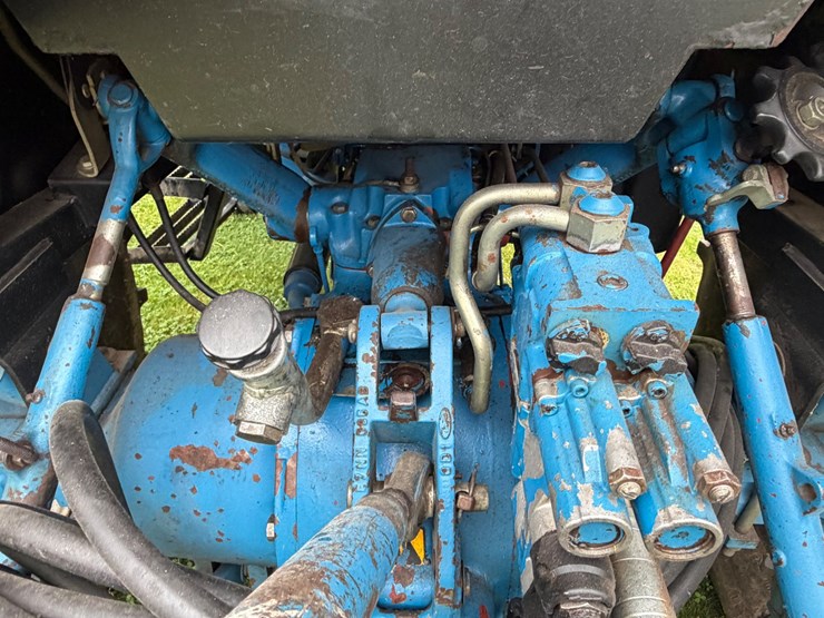new-holland-5030-image-10