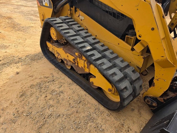 2015-caterpillar-259d-image-8