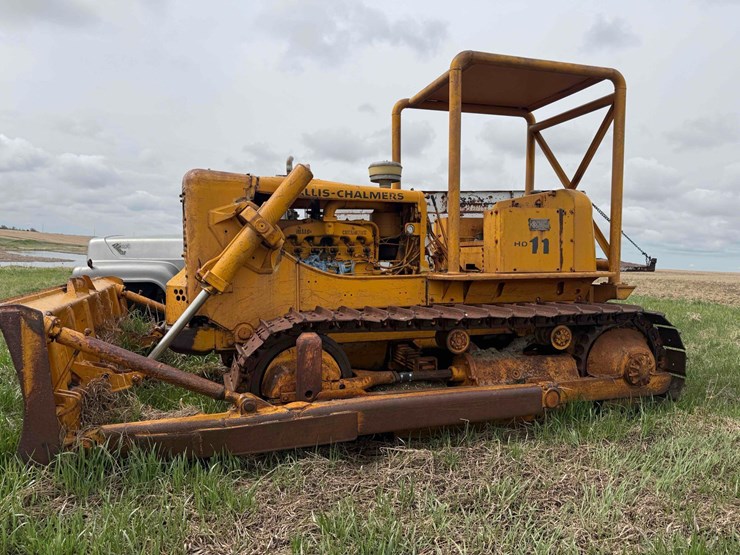 allis-hd11-dozer-image-1