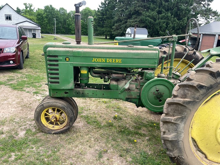 john-deere-b-image-4