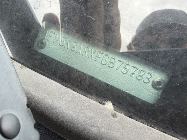 2015-ford-explorer-image-9