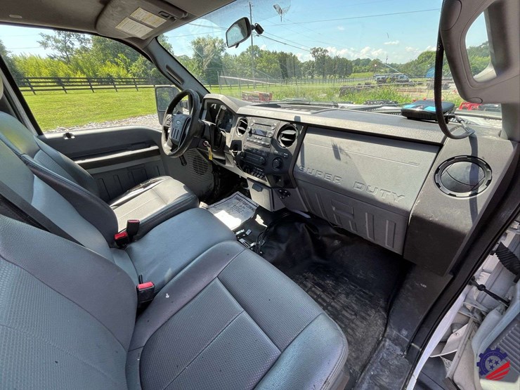2016-ford-f550-image-50