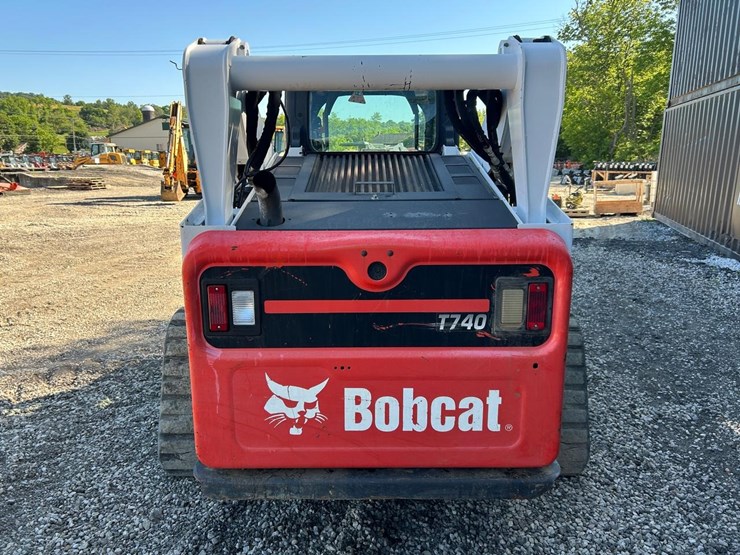 2019-bobcat-t740-image-3
