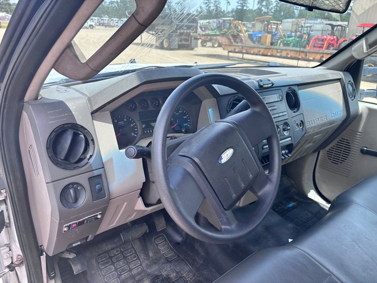 2009-ford-f550-image-6