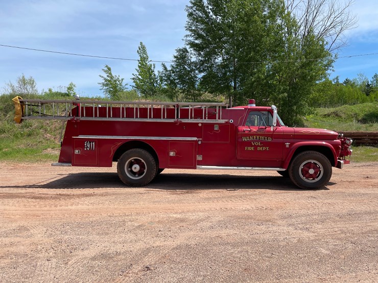 #330-•-1958-chevy-80-(howe)-fire-truck-(no-brakes)-(has-mi.-title)-(wakefield,-mi)-image-4