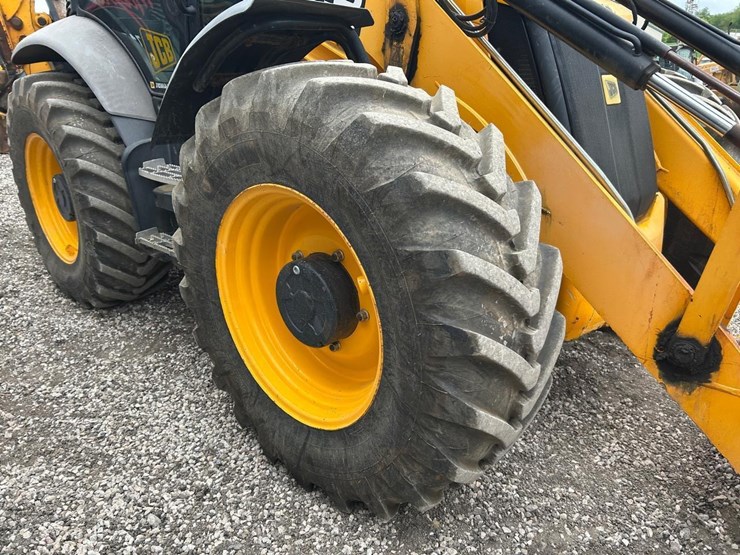 jcb-4cx-image-11