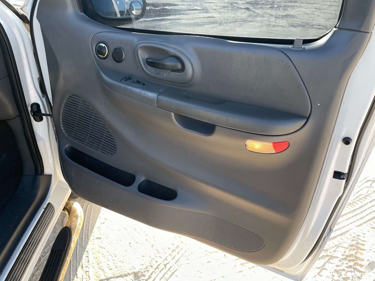 2001-ford-f150-image-13