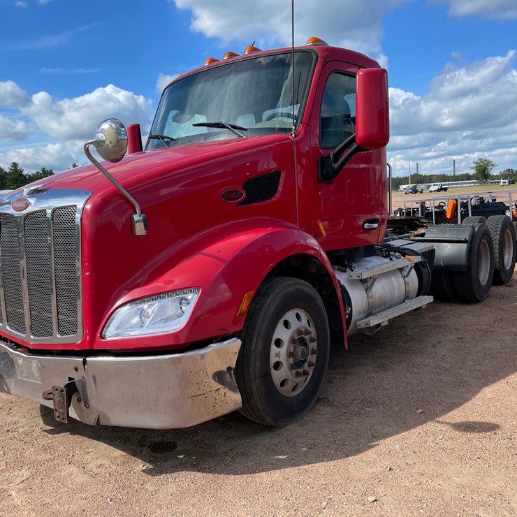 2014 PETERBILT 579