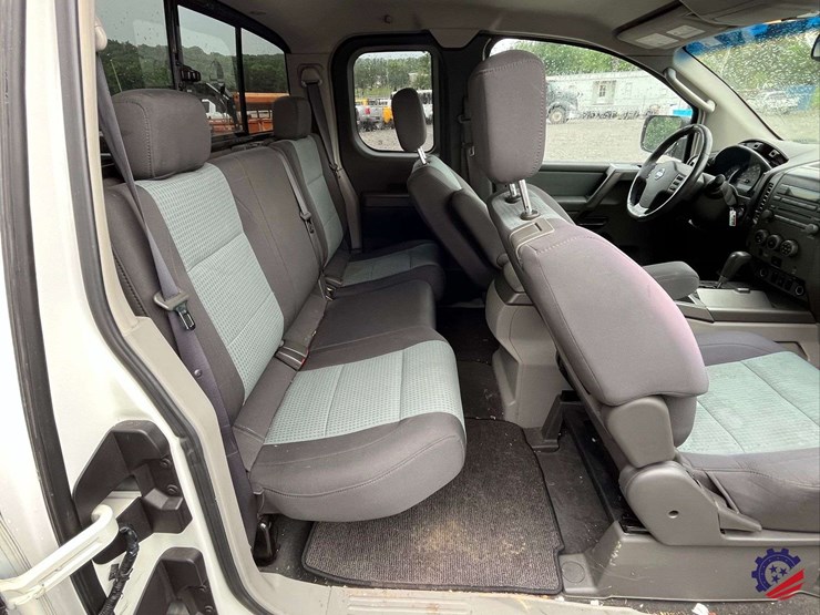 2004-nissan-titan-image-38