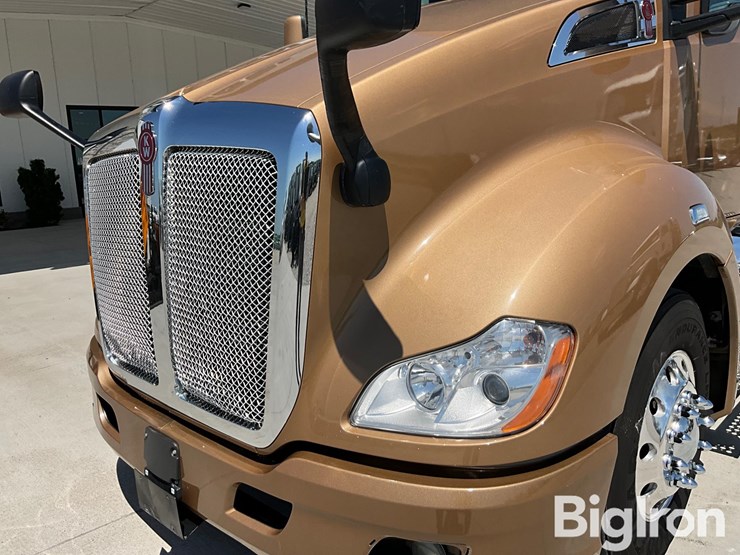 2022-kenworth-t680-image-13
