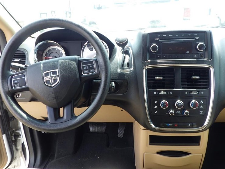 2015-dodge-grand-caravan-image-9