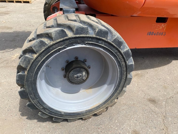 2012-jlg-600aj-image-31