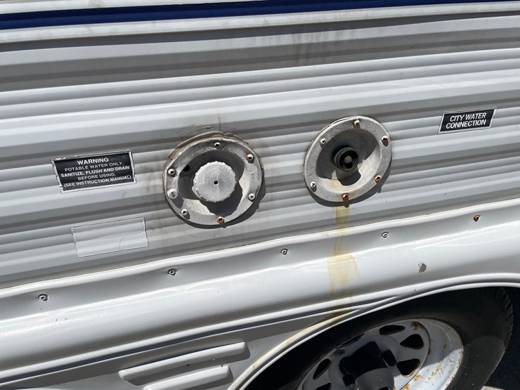 #460-•-2002-keystone-hornet-lite-bumper-pull-camper-(wi-title)-(helenville,wi)-image-14