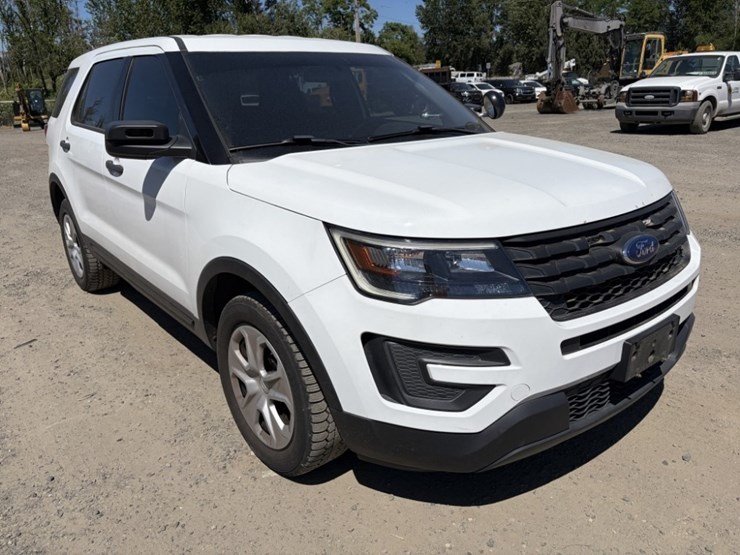 2017-ford-explorer-image-2