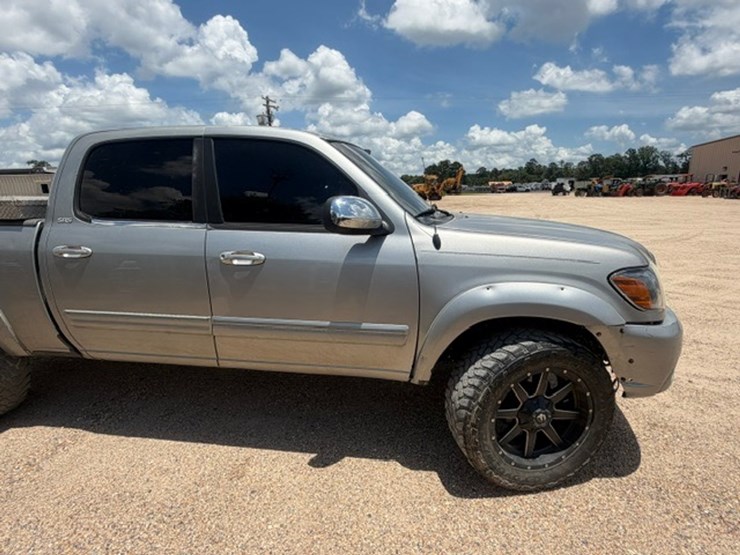 2004-toyota-tundra-image-18