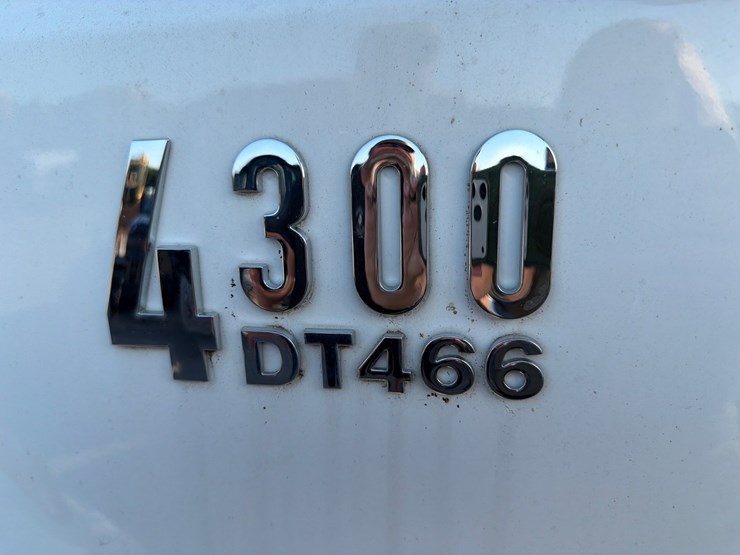 2004-international-durastar-4300-image-20