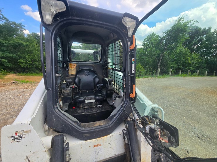2020-bobcat-t770-image-23