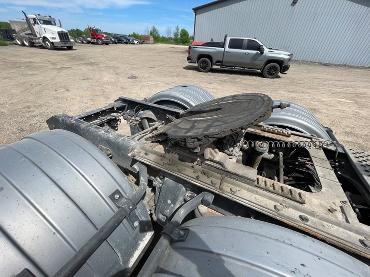 2016-kenworth-t680-image-36