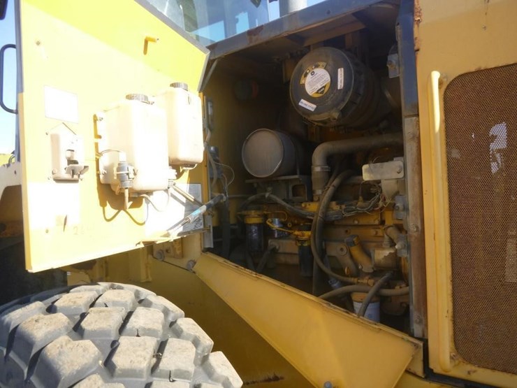 2005-deere-624j-image-36