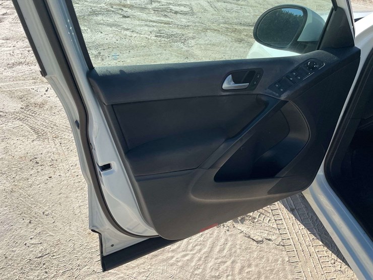 2017-volkswagen-tiguan-image-9