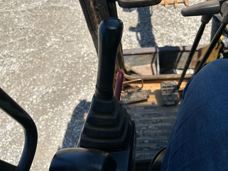 deere-35d-image-26
