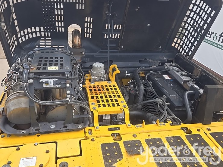 2017-komatsu-pc210-lc-11-image-41